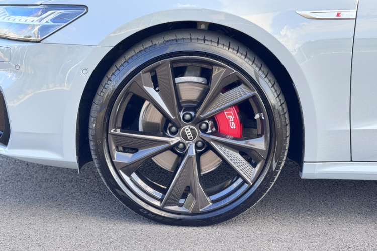 奥迪A7L 2024款 45 TFSI quattro RS 套件竞速版车身外观6008