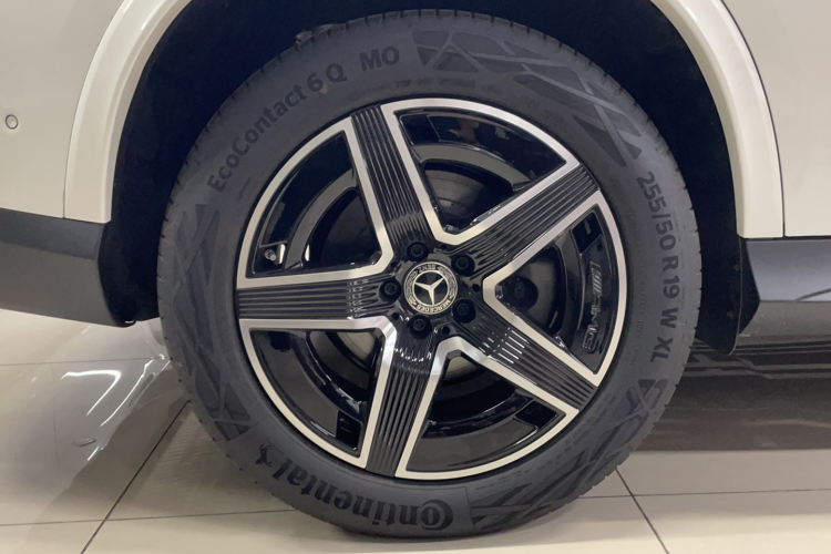 奔驰GLC轿跑 2024款 GLC 260 4MATIC 轿跑SUV车身外观6011