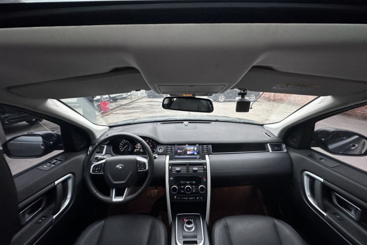 路虎 发现神行 2016款 2.0T SE局部细节13