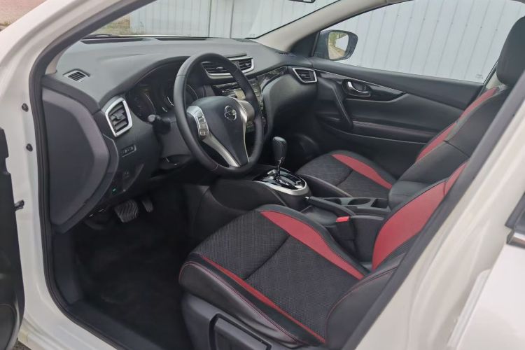 日产 逍客 2016款 2.0L CVT豪华版中控内饰7001
