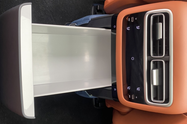 理想汽车 理想L7 2024款 MAX中控内饰7004