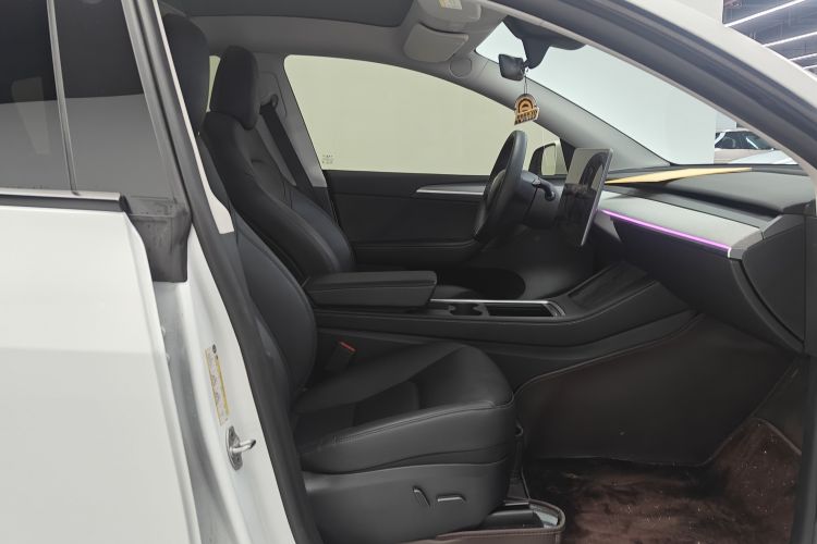 特斯拉 Model Y 2024款 长续航全轮驱动版局部细节41