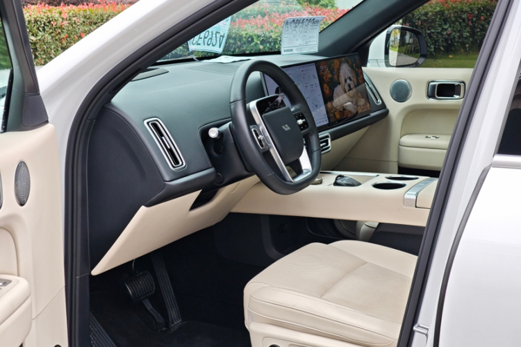 理想汽车 理想L6 2024款 Max中控内饰7008