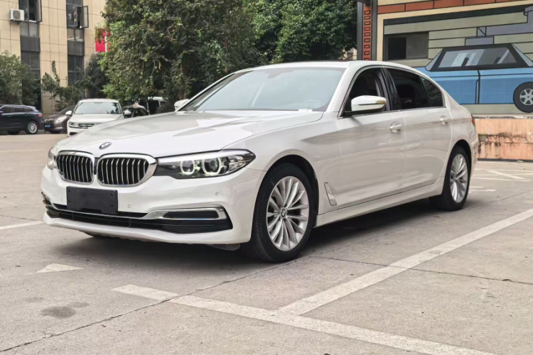 宝马5系 2020款 525Li 豪华套装车身外观1