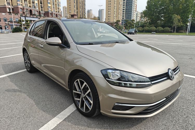 大众 高尔夫 2020款 200TSI DSG舒适进取版车身外观6002