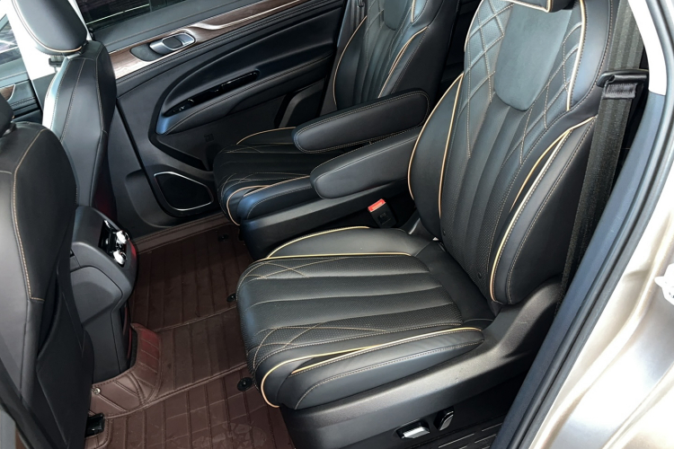 福特 领裕 2021款 EcoBoost 225 尊领型 6座局部细节9001