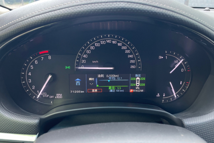 凯迪拉克XTS 2018款 28T 精英型中控内饰15