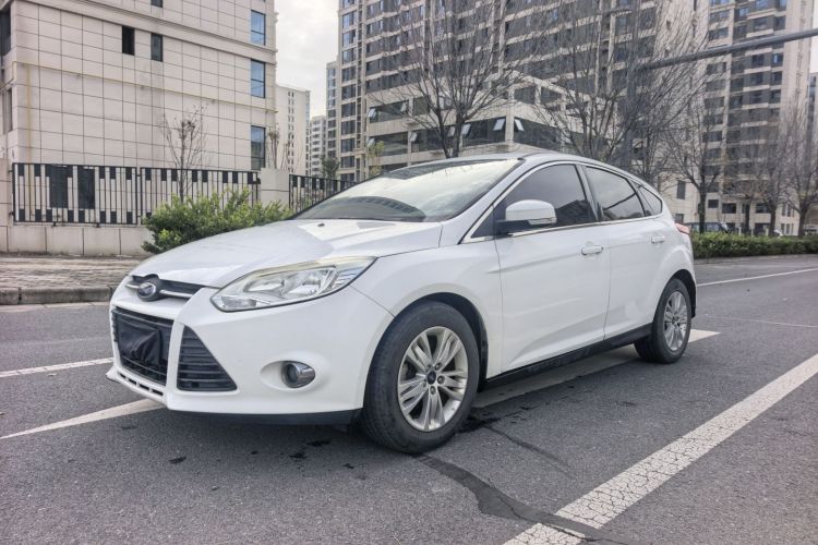 福特 福克斯 2012款 两厢 1.6L 自动舒适型车身外观1