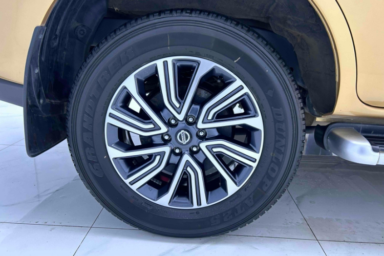 日产 途达 2020款 2.5L XV 4WD 自动四驱旗舰版局部细节9004