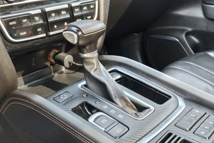 广汽传祺 传祺GS7 2017款 320T 两驱豪华智联型中控内饰7004