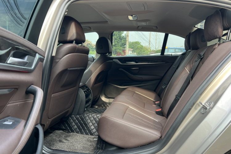 宝马5系 2021款 525Li 豪华套装中控内饰7003