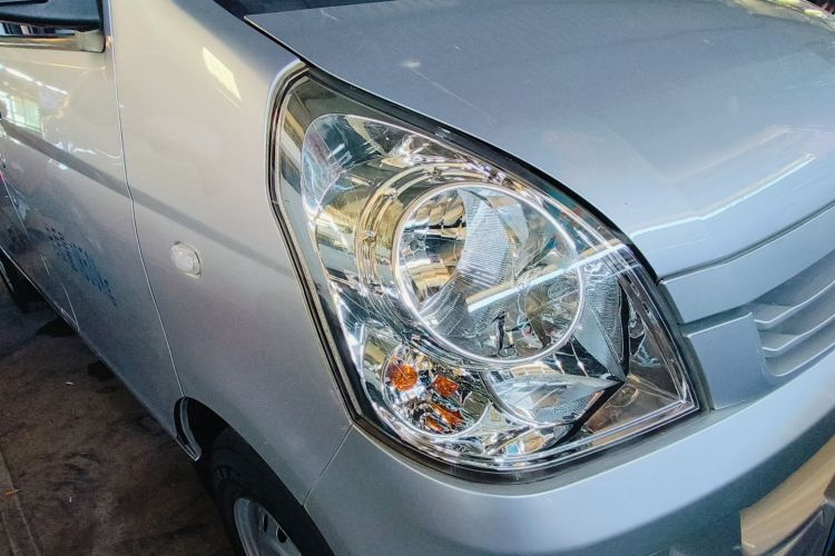 五菱汽车 五菱荣光 2015款 1.2L S 基本型CNG局部细节9007