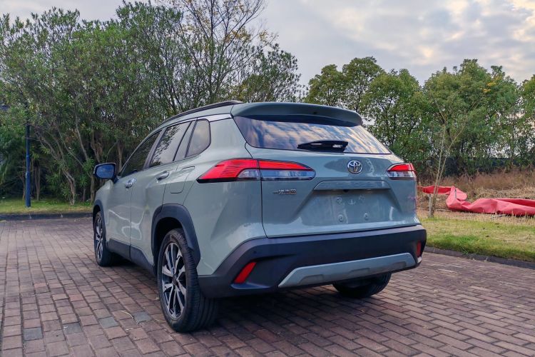 丰田 卡罗拉锐放 2022款 2.0L 旗舰版车身外观6003