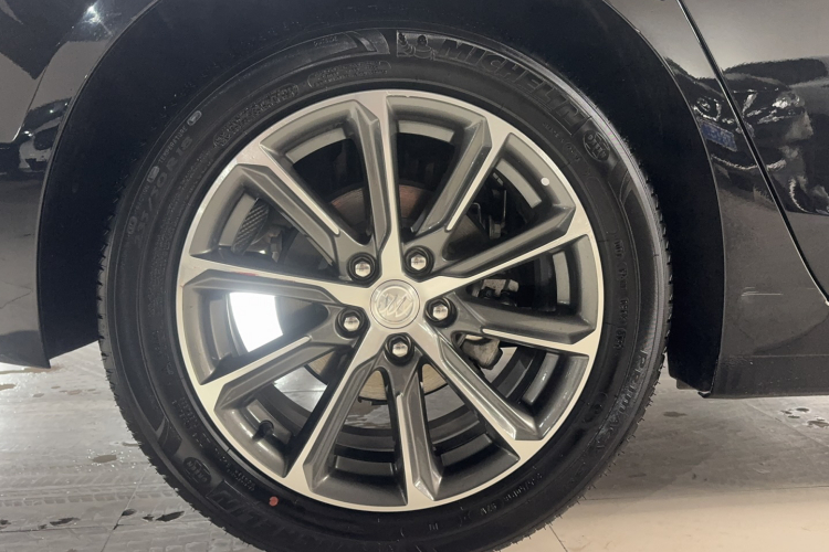 别克 君越 2022款 652T 豪华型车身外观6007