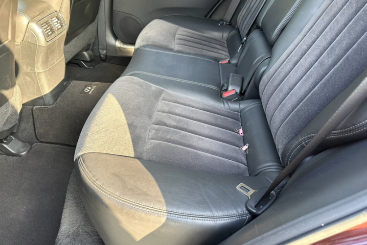 英菲尼迪QX50 2015款 2.5L 舒适版中控内饰7007