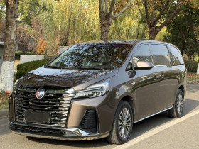 别克GL8 2023款 陆上公务舱 智享型