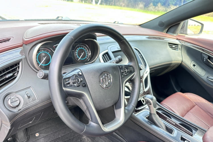 别克 君越 2013款 2.4L SIDI精英舒适型中控内饰7002