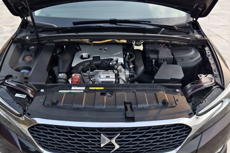 DS 5LS 2016款 1.6T 风尚版THP160局部细节24