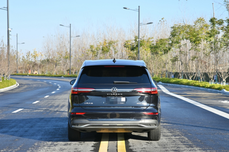 大众 威然 2023款 改款 380TSI 尊驰版车身外观6003