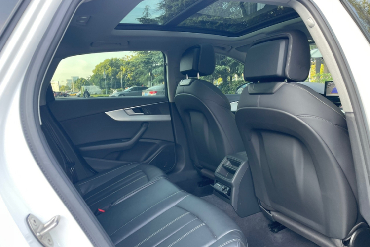 奥迪A4L 2020款 40 TFSI 时尚动感型中控内饰7003