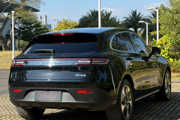 鸿蒙智行 问界M5 2022款 纯电后驱标准版车身外观6004