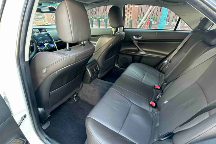 丰田 锐志 2013款 2.5V 菁锐版中控内饰7008