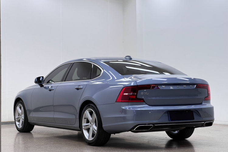 沃尔沃S90 2017款 T4 智远版车身外观6004