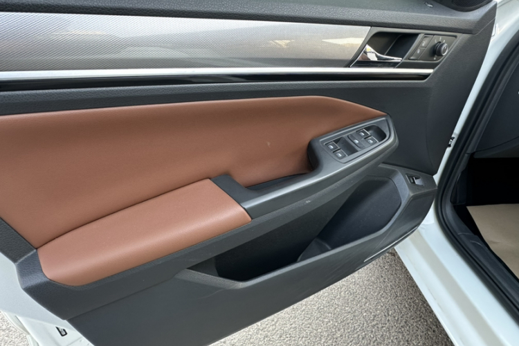 大众 宝来 2016款 1.6L 自动舒适型中控内饰7001