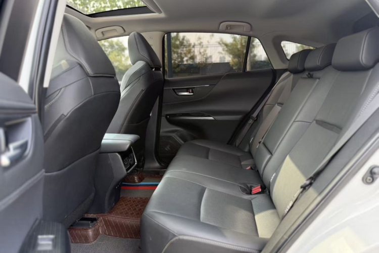 丰田 威飒 2023款 2.0L CVT两驱尊贵版中控内饰7003