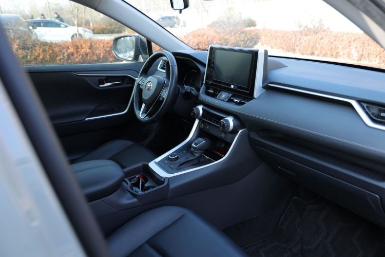 丰田 RAV4荣放 2020款 双擎 2.5L E-CVT四驱精英PLUS版中控内饰7003