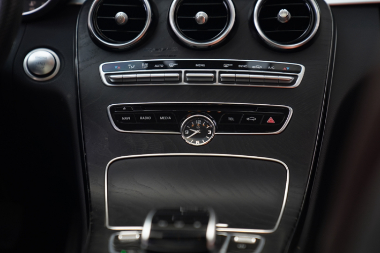 奔驰C级 2016款 C 200 L 运动型中控内饰7005