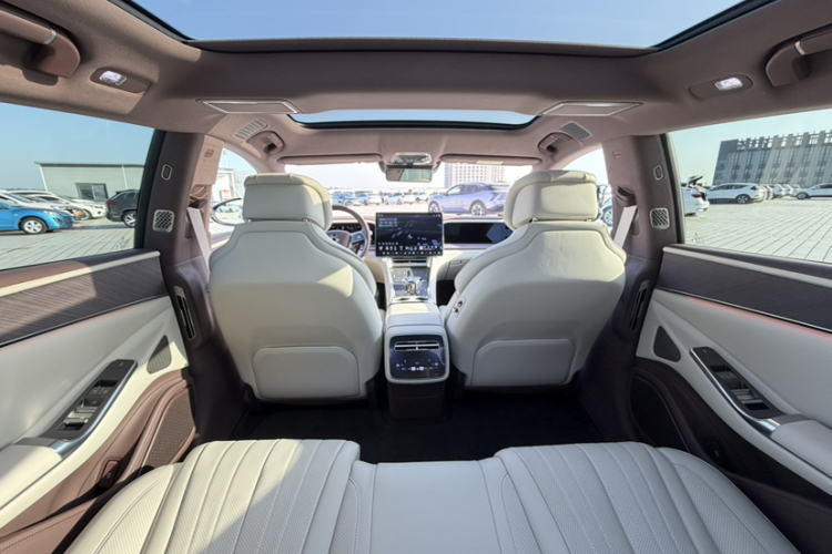 腾势Z9GT 2024款 1100四驱Max版局部细节9013