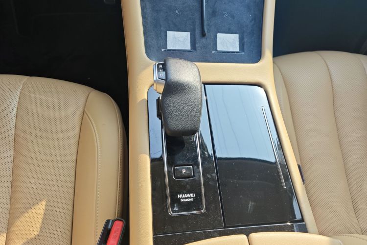 鸿蒙智行 问界M7 2022款 1.5T 后驱舒适版局部细节18