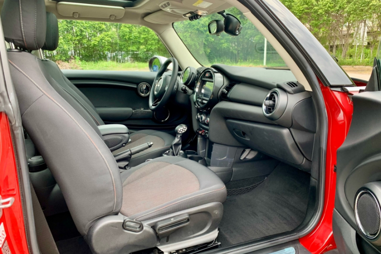 MINI 2016款 1.2T ONE 先锋派局部细节41