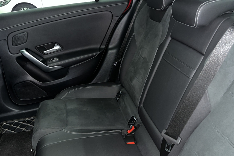 奔驰A级 2020款 A 200 L 运动轿车局部细节9004