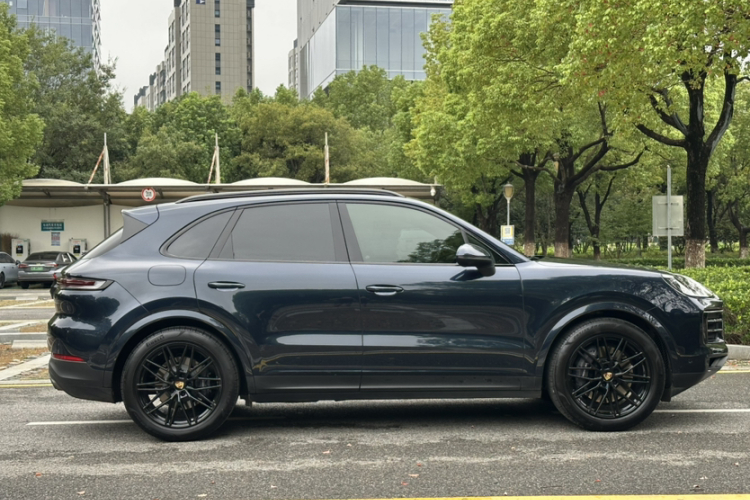 保时捷 2024款 Cayenne 3.0T车身外观6010