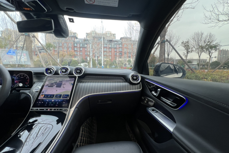 奔驰GLC轿跑 2024款 GLC 300 4MATIC 轿跑SUV中控内饰7006