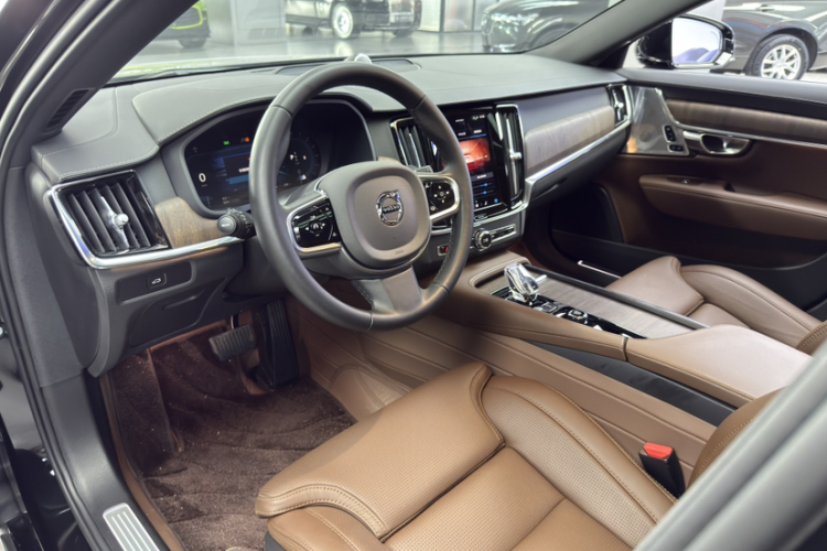 沃尔沃S90 2025款 B5 智雅豪华版中控内饰7013