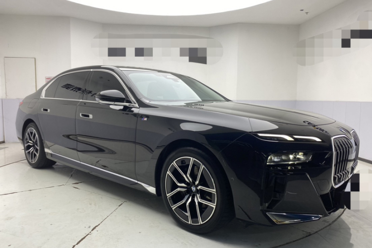 宝马7系 2023款 735Li M运动套装车身外观6004