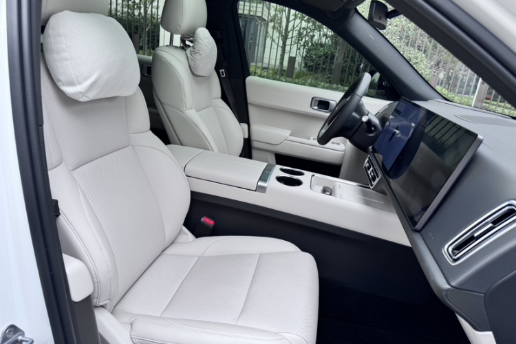 理想汽车 理想L7 2023款 Pro中控内饰7009