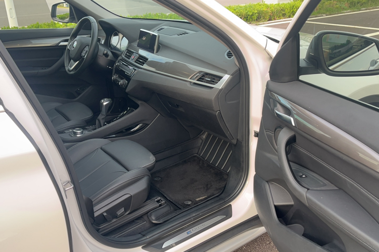 宝马X1新能源 2019款 xDrive25Le 豪华型中控内饰7009