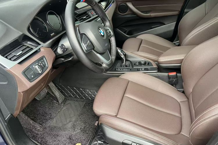 宝马X1 2020款 sDrive20Li 时尚型中控内饰7002