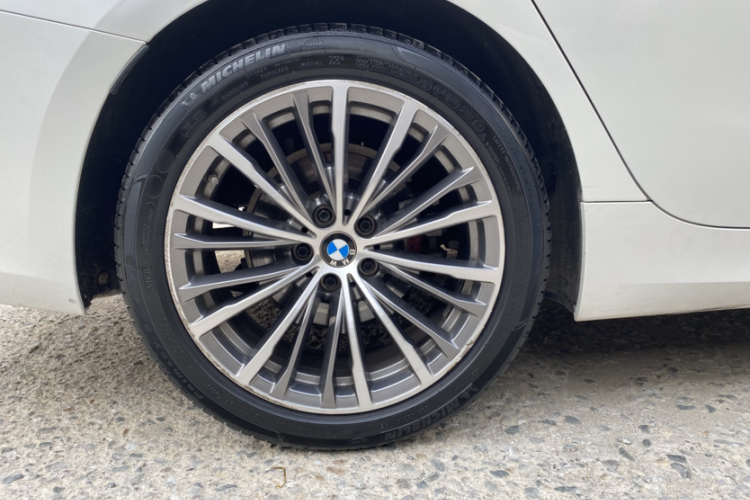 宝马3系 2020款 325Li 首发版车身外观6010