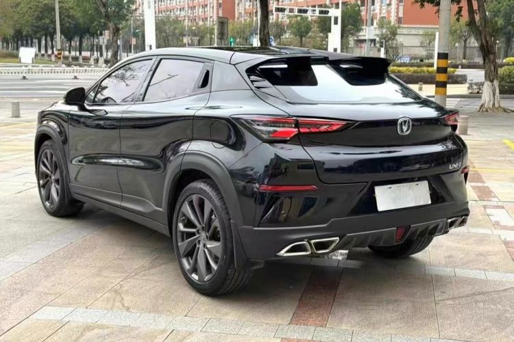 长安UNI-T 2020款 1.5T 旗舰型车身外观6005