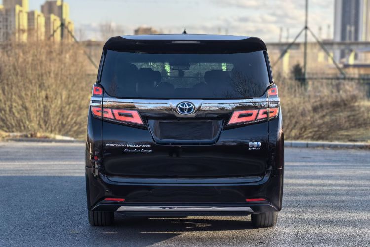 丰田 威尔法 2021款 皇冠 双擎 2.5L HV至尊版车身外观6003