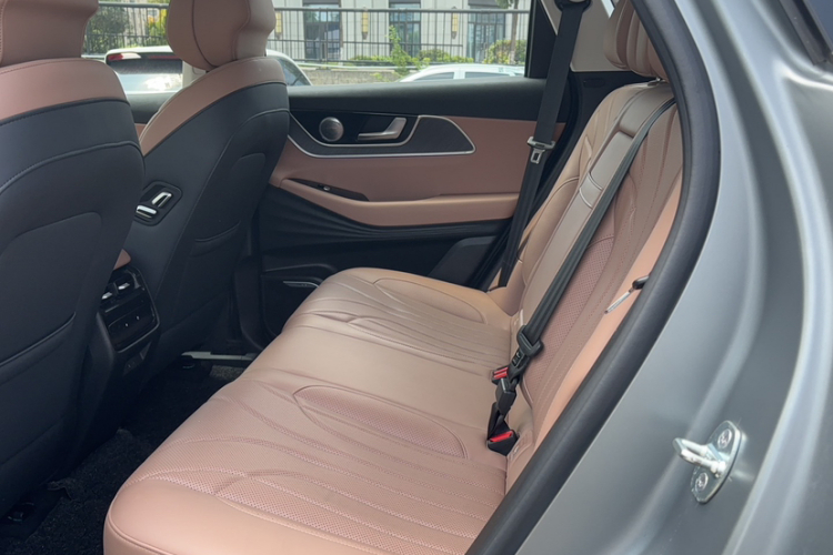 奇瑞 瑞虎8 L 2024款 2.0T 两驱尊贵版 5座中控内饰7001