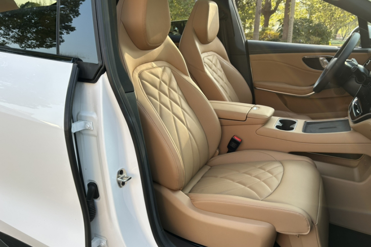 飞凡汽车 飞凡R7 2025款 长续版中控内饰7003