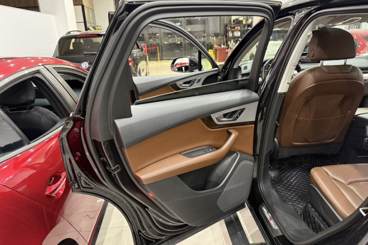 奥迪Q7 2016款 45 TFSI 技术型中控内饰7007