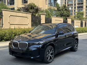 宝马X5 2023款 xDrive 30Li 尊享型M运动曜夜套装