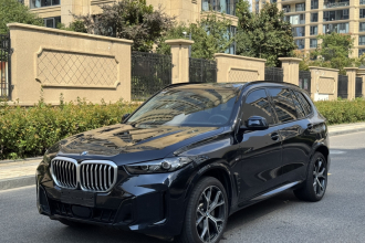 宝马X5 2023款 xDrive 30Li 尊享型M运动曜夜套装